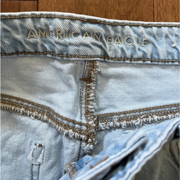 AMERICAN EAGLE LIGHTWASH BLUE JEAN SKIRT - Picture 3 of 4